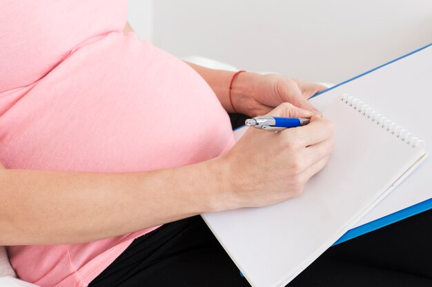 Как понять, есть ли внематочная беременность или нет - ключевая информация