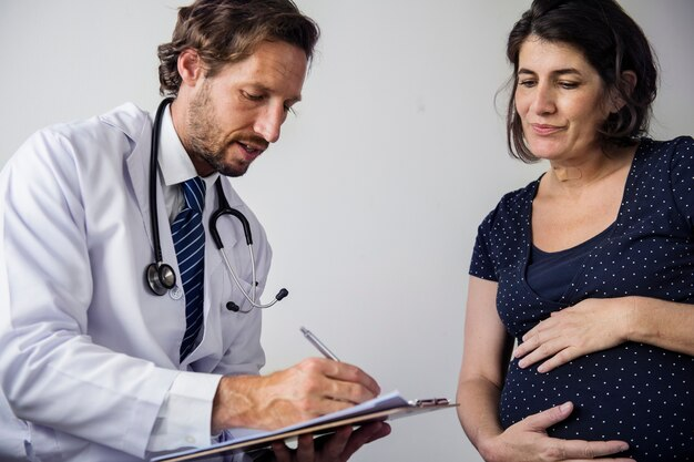 Как не заразиться токсоплазмозом при беременности: советы и меры предосторожности
