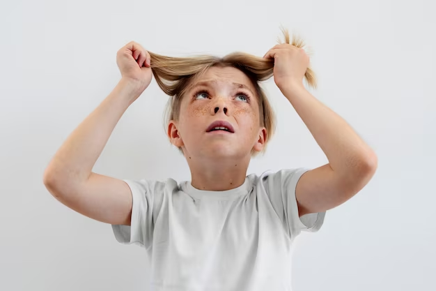 Ребенок с сильным выпадением волос: причины и способы лечения